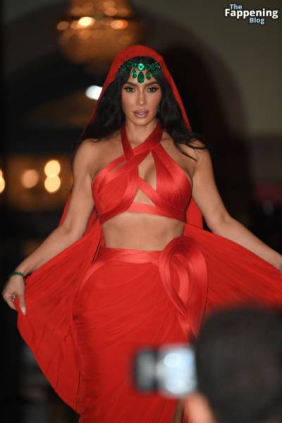 Kim Kardashian Stuns in a Red Dress in Mumbai (33 Photos) - India on solefans.net