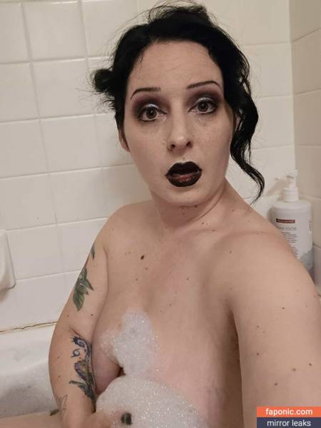 Goth-goddess-thea aka https: aka the_goddess_thea Nude Leaks OnlyFans on solefans.net