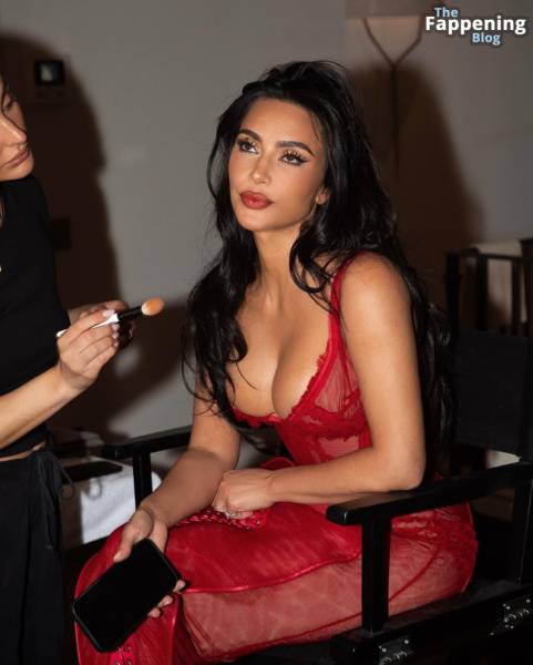 Kim Kardashian Sexy (8 New Photos) on solefans.net