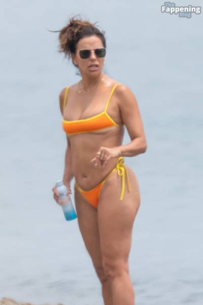 Eva Longoria Displays Her Sexy Booty on the Beach in Marbella (28 Photos) - Spain on solefans.net