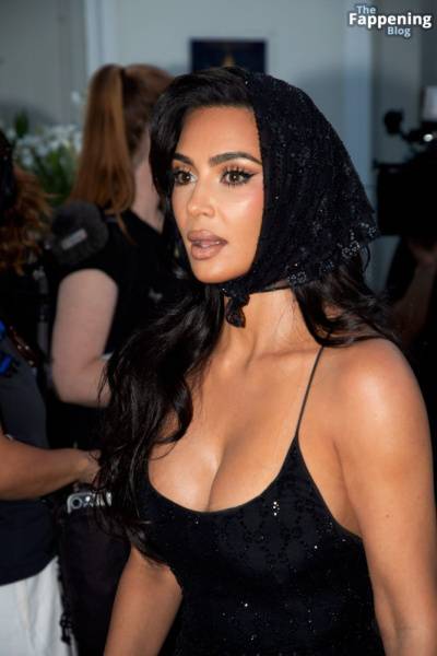 Kim Kardashian Shows Off Her Assets at Andrea Bocelli’s Concert (14 Photos) - Italy on solefans.net