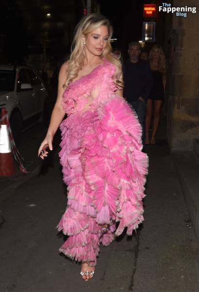 Helen Flanagan Looks a Little Worse For Wear on Birthday Night Out (75 Photos) on solefans.net