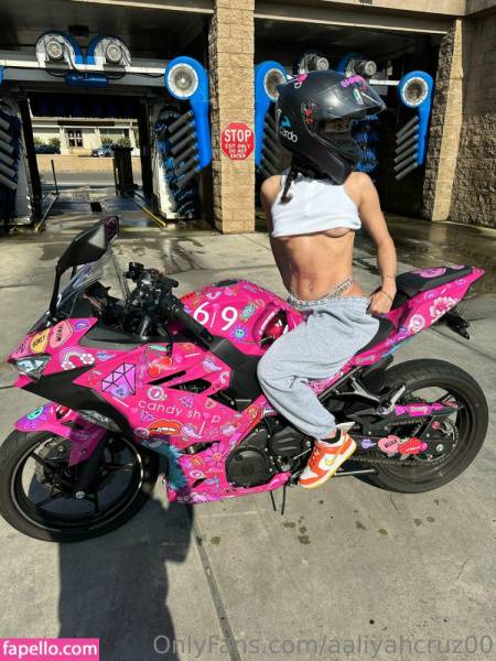 Aaliyah 💦 RATED SEXIEST BIKER GIRL💦 / aaliyahcruz00 Nude Leaks OnlyFans - TheFap on solefans.net