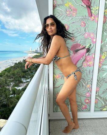 Padma Lakshmi / PadmaLakshmi Leaked Nude OnlyFans on solefans.net