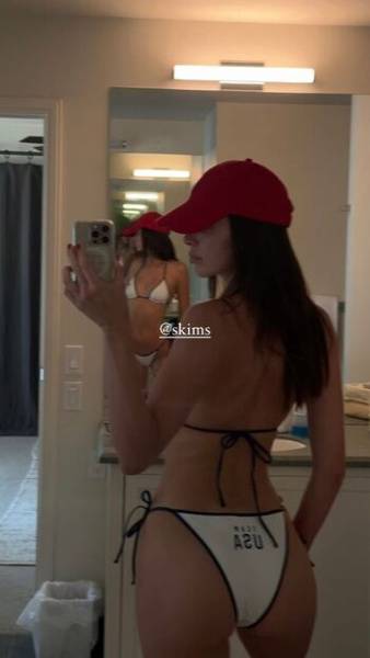 Kendall Jenner / KendallJenner / skylersimpson Leaked Nude OnlyFans on solefans.net