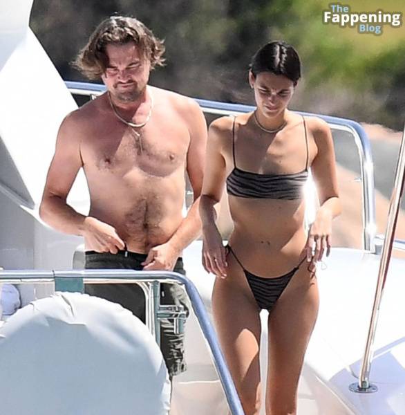 Vittoria Ceretti & Leonardo Di Caprio Soak Up the Sun in Sardinia (133 Photos) - Italy on solefans.net