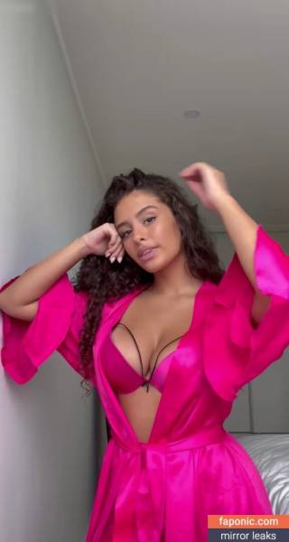 Deborategomes Nude Leaks on solefans.net